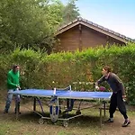 캠프장 Avec Terrasse A Sauveterre-de-rouergue, 2 Chambres, Equipements Complets - Api-1-52-410