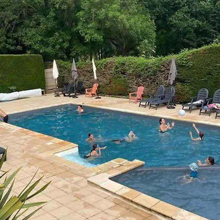 Kemping Avec Terrasse A Sauveterre-de-rouergue, 2 Chambres, Equipements Complets - Api-1-52-410 *