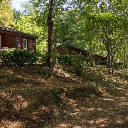 Camping Avec Terrasse A Sauveterre-de-rouergue, 2 Chambres, Equipements Complets - Api-1-52-410 *