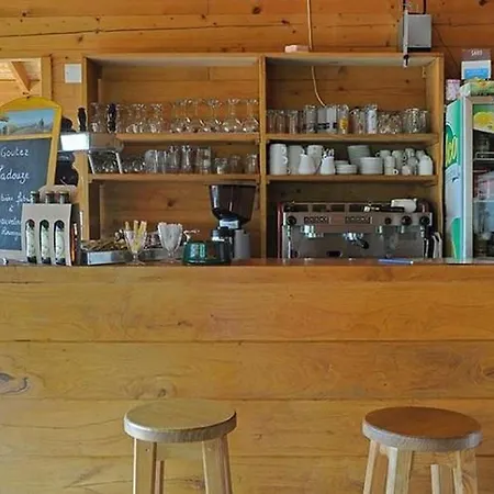 Avec Terrasse A Sauveterre-de-rouergue, 2 Chambres, Equipements Complets - Api-1-52-410 营地