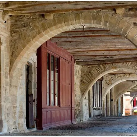 Avec Terrasse A Sauveterre-de-rouergue, 2 Chambres, Equipements Complets - Api-1-52-410 Sauveterre-de-Rouergue