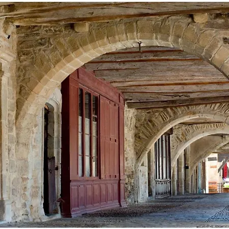 Avec Terrasse A Sauveterre-de-rouergue, 2 Chambres, Equipements Complets - Api-1-52-410 Sauveterre-de-Rouergue