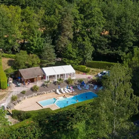 Кемпинг Avec Terrasse A Sauveterre-de-rouergue, 2 Chambres, Equipements Complets - Api-1-52-410