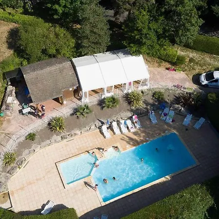 Camping Avec Terrasse A Sauveterre-de-rouergue, 2 Chambres, Equipements Complets - Api-1-52-410 *