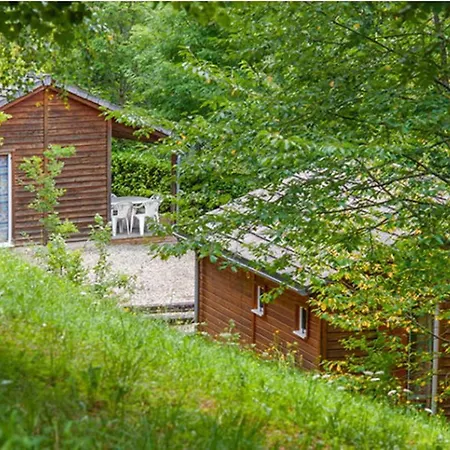 Avec Terrasse A Sauveterre-de-rouergue, 2 Chambres, Equipements Complets - Api-1-52-410 营地 *