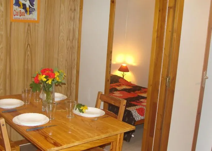 אתר קמפינג Avec Terrasse A Sauveterre-de-rouergue, 2 Chambres, Equipements Complets - Api-1-52-410 Sauveterre-de-Rouergue