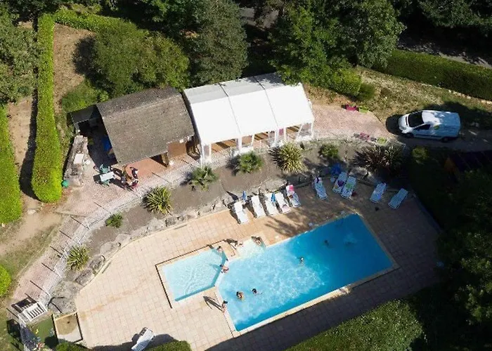 Avec Terrasse A Sauveterre-de-rouergue, 2 Chambres, Equipements Complets - Api-1-52-410 Sauveterre-de-Rouergue