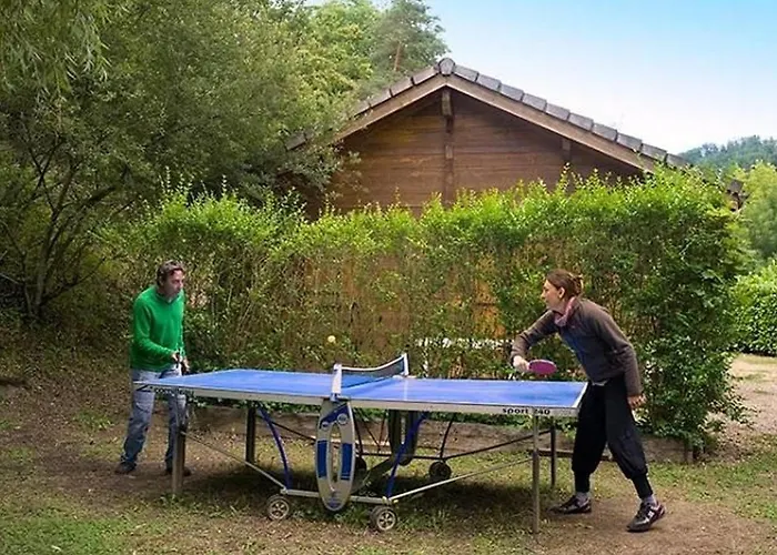 אתר קמפינג Avec Terrasse A Sauveterre-de-rouergue, 2 Chambres, Equipements Complets - Api-1-52-410