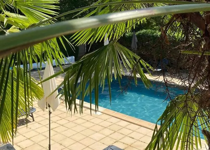 אתר קמפינג Avec Terrasse A Sauveterre-de-rouergue, 2 Chambres, Equipements Complets - Api-1-52-410 Sauveterre-de-Rouergue