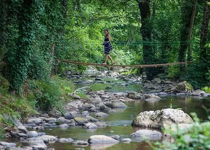 Avec Terrasse A Sauveterre-de-rouergue, 2 Chambres, Equipements Complets - Api-1-52-410 Sauveterre-de-Rouergue