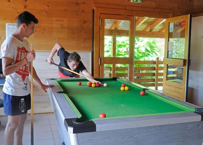 Avec Terrasse A Sauveterre-de-rouergue, 2 Chambres, Equipements Complets - Api-1-52-410 Sauveterre-de-Rouergue