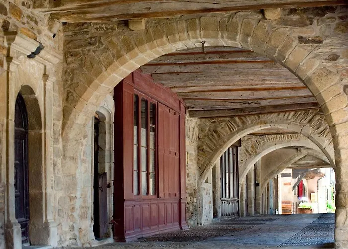 Avec Terrasse A Sauveterre-de-rouergue, 2 Chambres, Equipements Complets - Api-1-52-410 Sauveterre-de-Rouergue